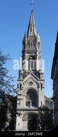 Die Kirche unserer Lieben Frau vom Heiligen Kreuz von Menilmontant - Notre-Dame-de-la-Croix de Menilmontant in Französisch ist eine römisch-katholische Pfarrkirche befindet Stockfoto