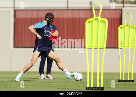 Riad, Saudi-Arabien, am 17. November 2022. Josko Gvardiol aus Kroatien während der Trainingseinheit des Teams Croatia im Prince Turki bin Abdul Aziz Stadium in Riad, Saudi-Arabien, am 17. November 2022. Foto: Goran Stanzl/PIXSELL Stockfoto