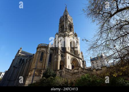 Die Kirche unserer Lieben Frau vom Heiligen Kreuz von Menilmontant - Notre-Dame-de-la-Croix de Menilmontant in Französisch ist eine römisch-katholische Pfarrkirche befindet Stockfoto