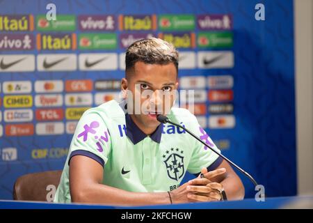 Turin, Italien. 17/11/2022, Rodrygo von Brasilien während der Pressekonferenz der brasilianischen Fußballnationalmannschaft vor dem Finale der Weltmeisterschaft 2022 in Katar, im Juventus Training Center, 17. November 2022, Turin, Italien. Foto Nderim Kaceli Stockfoto