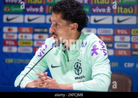 Turin, Italien. 17.. November 2022. Marquinhos von Brasilien während der Pressekonferenz der brasilianischen Fußballnationalmannschaft vor der Finalphase der Weltmeisterschaft 2022 in Katar, im Juventus Training Center, 17. November 2022, Turin, Italien. Foto Nderim Kaceli Kredit: Unabhängige Fotoagentur/Alamy Live Nachrichten Stockfoto