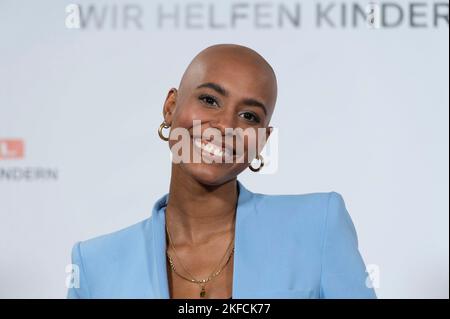 Hurth, Deutschland. 17.. November 2022. Sharon BATTISTE, 27. RTL Spendenmarathon „Wir helfen Kindern“, Fernsehen, 17..-18.. November 2022. Kredit: dpa/Alamy Live Nachrichten Stockfoto