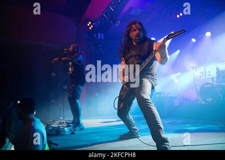 Die brasilianische Metalband Sepultura tritt live im Astra Kulturhaus in Berlin auf, um ihre Uadra-Tour 2022 zu besuchen Stockfoto