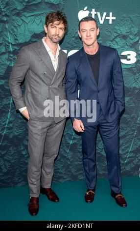 Michiel Huisman und Luke Evans besuchen am 16. November 2022 Apple TV+s 'Echo 3'-Premiere im Walter Reade Theater in New York Stockfoto