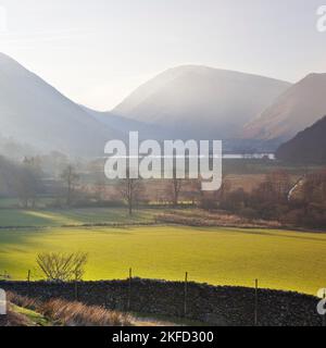 Patterdale Valley Floor, Blick vom Angle Tarn Fell, Januar, Patterdale Area, Lake District National Park, North East Lake District Cumbria en Stockfoto