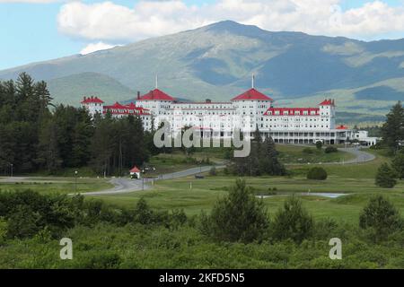 Das Grand Hotel in Bretton Woods NH liegt in den White Mountains im Norden von NH. Wunderschöne Lage mit Blick auf MT Washington, den höchsten Gipfel in Ne Stockfoto