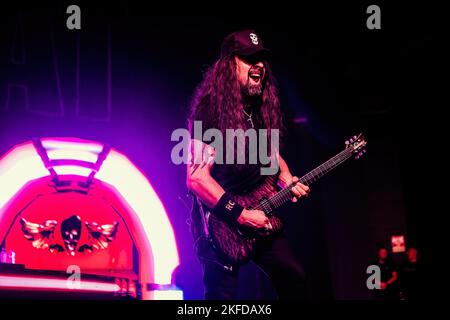 Mailand, Italien. 17.. November 2022. Rob Caggiano von der dänischen Rockband Volbeat tritt live im Alcatraz auf. (Foto von Mairo Cinquetti/SOPA Images/Sipa USA) Quelle: SIPA USA/Alamy Live News Stockfoto