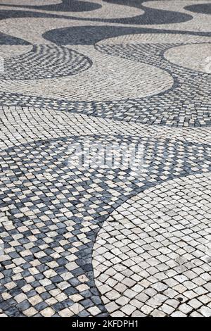 Traditionelles portugiesisches Kopfsteinpflastermuster in Lissabon Portugal Stockfoto