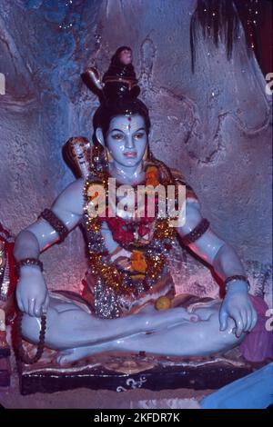 Lord Shiva:- ist bekannt als 'der Zerstörer' innerhalb der Trimurti, der Hindu-trinität, die auch Brahma und Vishnu umfasst. In der Shaivitischen Tradition ist Shiva der höchste Herr, der das Universum erschafft, beschützt und verwandelt. Andere Namen sind Shankara, Bholenath, Maheśvara Stockfoto