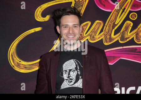 New York City, Usa. 17.. November 2022. Ben Rappaport nimmt an der Broadway-Eröffnungsnacht von „& Juliet“ im Stephen Sondheim Theatre am 17. November 2022 in New York City Teil. (Foto von John Nacion/NurPhoto) Credit: NurPhoto/Alamy Live News Stockfoto