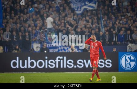 12.11.2022, Gelsenkirchen Leroy Sane (München) Schalke 04 - FC Bayern München Fussball; Saison 2022/23 Foto: Moritz Müller Copyright (nur für jour Stockfoto