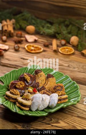 Stillleben mit Weihnachtskeksen Stockfoto
