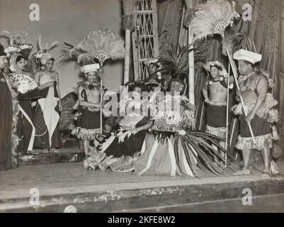 Edward Fraction als Mikado und Mabel Walker als Katisha, 1938. Stockfoto