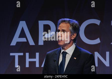 Bangkok, Thailand. 17.. November 2022. Antony Blinken, Außenminister der Vereinigten Staaten, hält eine Rede während der APEC Thailand 2022 im Queen Sirikit National Convention Center (QSNCC) in Bangkok. Kredit: SOPA Images Limited/Alamy Live Nachrichten Stockfoto