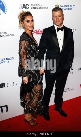 Los Angeles, CA - 17. Nov 2022: Rawson Marshall Thurber und seine Frau Sarah Koplin nehmen an den jährlichen American Cinematheque Awards 36. zu Ehren von Ryan Reynolds im Beverly Hilton Teil Stockfoto