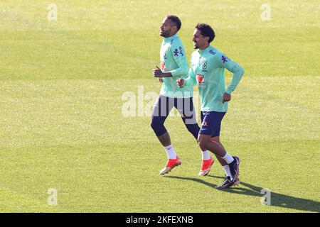 Turin, Italien, 18.. November 2022. Neymar Jr und Marquinhos während einer brasilianischen Trainingseinheit im Juventus Training Center, Turin. Bilddatum: 18.. November 2022. Bildnachweis sollte lauten: Jonathan Moscrop/Sportimage Stockfoto