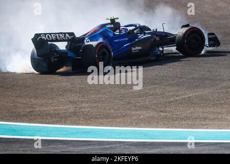 Vereinigte Arabische Emirate. 18.. November 2022. Logan Sargeant von Williams dreht am 1 18. November 2022 in Abu Dhabi, Vereinigte Arabische Emirate, während des Trainings 1 des Formel 1 Abu Dhabi Grand Prix auf dem Yas Marina Circuit. (Bild: © Beata Zawrzel/ZUMA Press Wire) Stockfoto