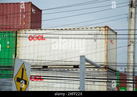 14-10-2022 Chonburi, Thailand International Shipping Business Häufig verwendete große Container Stockfoto