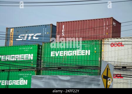 14-10-2022 Chonburi, Thailand International Shipping Business Häufig verwendete große Container Stockfoto