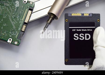 SSD-Festplatten werden häufig für Hochgeschwindigkeitsarbeiten verwendet. Stockfoto