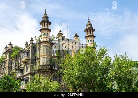 Alte verlassene britische Kolonialarchitektur, Wohnhaus in Mumbai oder Bombay, Indien Stockfoto