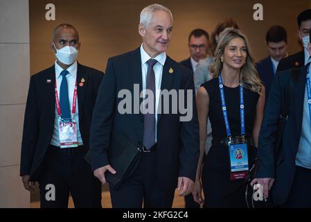 Bangkok, Thailand. 18.. November 2022. Der erste stellvertretende Premierminister des russischen Andrei Belousov nimmt am APEC-Führungsdialog im Queen Sirikit National Convention Center in Bangkok Teil. Kredit: SOPA Images Limited/Alamy Live Nachrichten Stockfoto