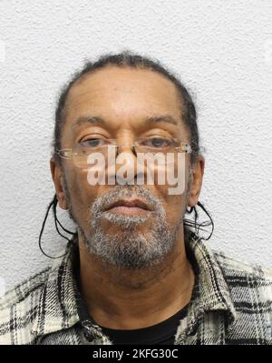 Undatierte Handout-Foto von der Metropolitan Police des gewalttätigen Berufsverbrechers Danville Neil, der für schuldig befunden wurde, den älteren Bruder und die ältere Schwester in einem verwickelten Einbruch getötet zu haben. Der 65-Jährige griff im August 1993 den Veteranen des Zweiten Weltkriegs, William Bryan, 71, und die Witwe Anne Castle, 74, während eines Einbruchs in ihr Haus im Osten Londons an. Ausgabedatum: Freitag, 18. November 2022. Stockfoto