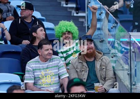 SYDNEY, AUSTRALIEN - 17. NOVEMBER: Celtic-Fans unterstützen den Celtic FC vor dem Spiel zwischen Sydney und Celtic im Allianz Stadium am 17. November 2022 in Sydney, Australien Stockfoto