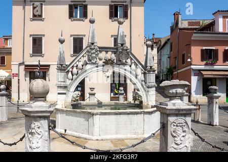 17.. Jahrhundert Da Ponte-Brunnen (Da Pontejev vodnjak), Preserenplatz, Koper, Slowenisches Istrien, Slowenien Stockfoto