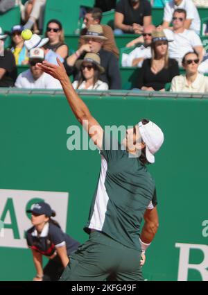 Lorenzo Musetti aus Italien während des Rolex Monte-Carlo Masters 2022, ATP Masters 1000 Tennisturniers am 13. April 2022 im Monte-Carlo Country Club in Roquebrune-Cap-Martin, Frankreich - Foto Laurent Lairys / DPPI Stockfoto