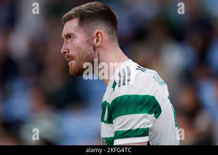 SYDNEY, AUSTRALIEN - 17. NOVEMBER: Anthony Ralston von Celtic schaut während des Spiels zwischen Sydney und Celtic im Allianz Stadium am 17. November 2022 in Sydney, Australien, auf Stockfoto