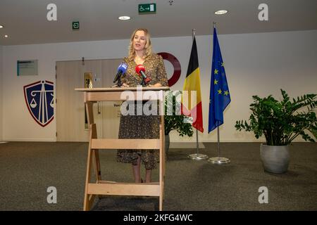 Brüssel, Den 18 November 2022. Etat-Staatssekretärin Eva De Bleeker, abgebildet während einer Pressekonferenz, um ihren Rücktritt als Staatssekretärin bekannt zu geben, am Freitag, den 18. November 2022 in Brüssel. BELGA FOTO HATIM KAGHAT Stockfoto