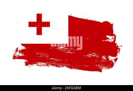 Pinselstrich gemalt verzweifelte Flagge von Tonga auf weißem Hintergrund Stockfoto