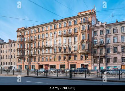 Früher O.L. Kleinadel profitables Haus, 1901 im Stil des Eklektizismus erbaut, Wahrzeichen, Stadtbild: St. Petersburg, Russland - 08. Oktober 2022 Stockfoto