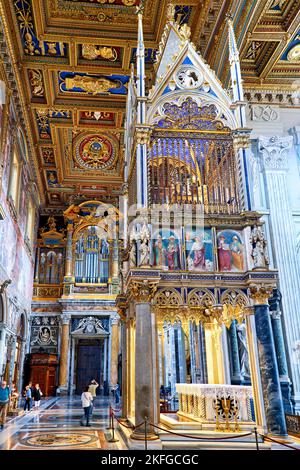 Rom Latium Italien. Die Archbasilika Kathedrale des Heiligsten Erlösers und der Heiligen Johannes der Täufer und Johannes der Evangelist im Lateran ist eine Kathol Stockfoto