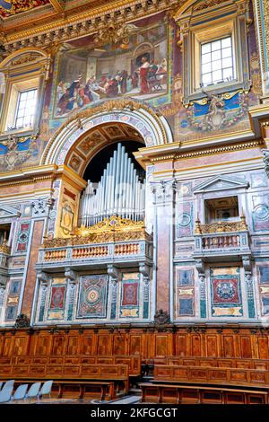 Rom Latium Italien. Die Archbasilika Kathedrale des Heiligsten Erlösers und der Heiligen Johannes der Täufer und Johannes der Evangelist im Lateran ist eine Kathol Stockfoto