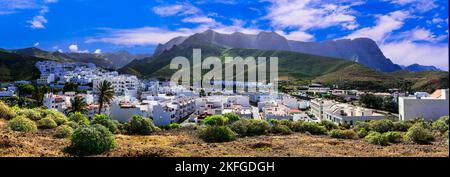 Gran Canaria (Gran Canaria) Insellandschaft - spektakuläre Aussicht auf Agaete Stadt und Puerto de las Nieves, Kanarische Inseln in Spanien Stockfoto