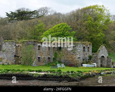 Das Getreideladen Arundel, Ufer der Clonakilty Bay. Ein altes Steingebäude in Irland, Europa. Historisches architektonisches Denkmal, Landschaft. Tourist-Attr Stockfoto