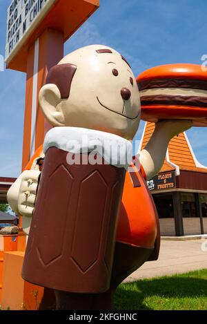 Oglesby, Illinois - Vereinigte Staaten - 10.. Juni 2022: Der Rootbeer Stand der klassischen Food-Gemeinschaftsfigur in Oglesby, Illinois. Stockfoto