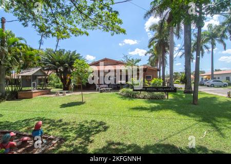 Holambra-sp,brasilien-November 17,2022: Soziales Zentrum von holambra-sp eine Stadt, die als brasilianische Blumenstadt mit holländischer Kultur bekannt ist. Stockfoto