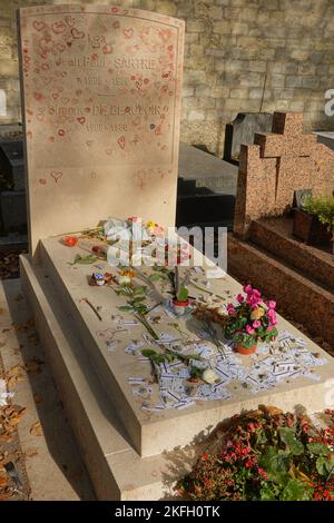 Cimetiere (Friedhof) Montparnasse, Grab Jean-Paul Sartre und Simone de Beauvoir // Cimetiere (Friedhof) Montparnasse, Grab Jean-Paul Sartre und Simon Stockfoto