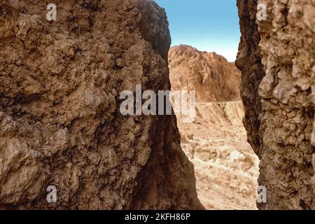 Bergoase Chebik, Sahara-Wüste. Blick auf das Atlasgebirge. Tunesien Stockfoto