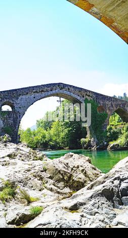 Landschaft von Cangas de Onis, Fürstentum Asturien, Asturien, Spanien, Europa Stockfoto