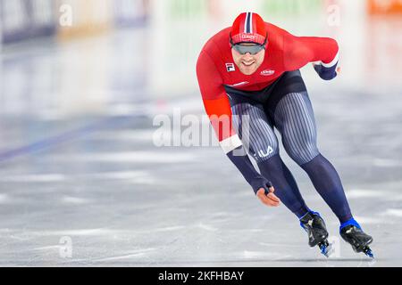 HEERENVEEN, NIEDERLANDE - 18. NOVEMBER: Henrik Fagerli Rukke aus Norwegen tritt am 18. November 2022 während der Speedskating World Cup 2 in Heerenveen, Niederlande, an den Men's 1000m an (Foto by Douwe Bijlsma/Orange Picts) NOCNSF House of Sports Stockfoto