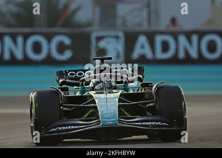 18.. November 2022; Yas Marina Circuit, Yas Island, Abu Dhabi; Lance Stroll (CAN) Aston Martin AMR22 Aramco-Mercedes, F1 Grand Prix von Abu Dhabi auf dem Yas Marina Circuit am 18. November 2022 in Abu Dhabi, Vereinigte Arabische Emirate, kostenlose Trainingseinheiten Stockfoto