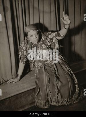 Minto Cato sitzend, 1936. Stockfoto