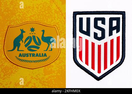 Nahaufnahme des Nationalmannschaftswappens auf dem Heimtrikot. FIFA Fußball-Weltmeisterschaft Katar 2022. Stockfoto