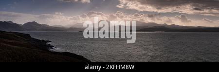 Die Berge der Isle of Skye in Silhouette, Schottland Stockfoto