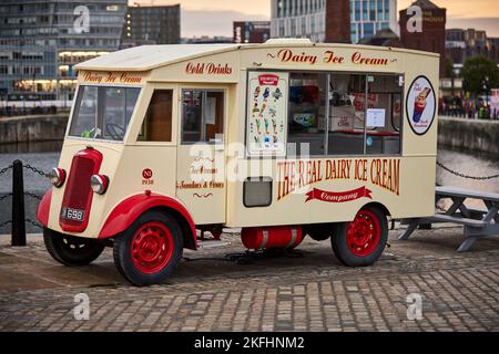 Liverpool Albert Dock Waterfront COMMER EISWAGEN Stockfoto