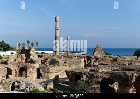 Blick auf das historische Wahrzeichen der Antoninusbäder in Karthago, Tunesien. Unesco-Weltkulturerbe. Archäologische Stätte von Karthago. Stockfoto